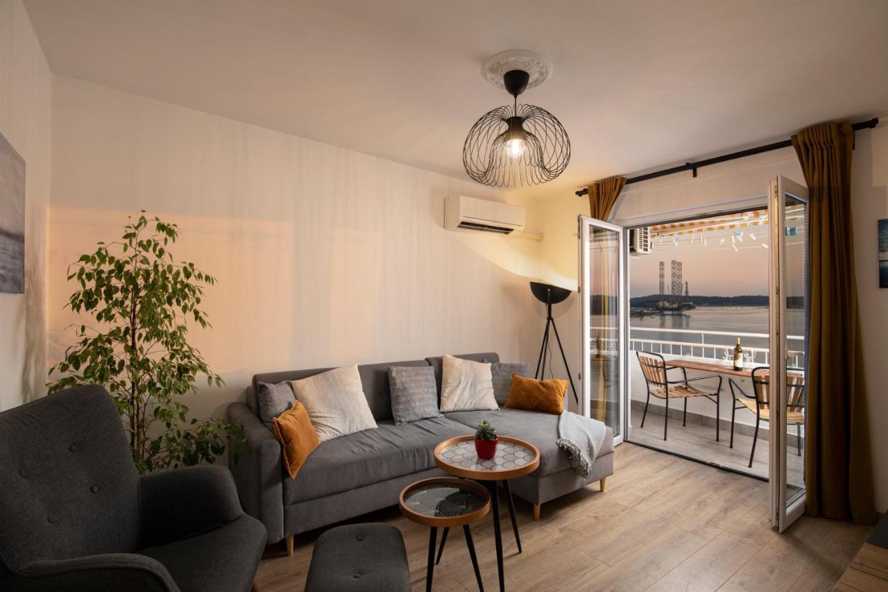 Top Floor Sunset Apartment بولا المظهر الخارجي الصورة