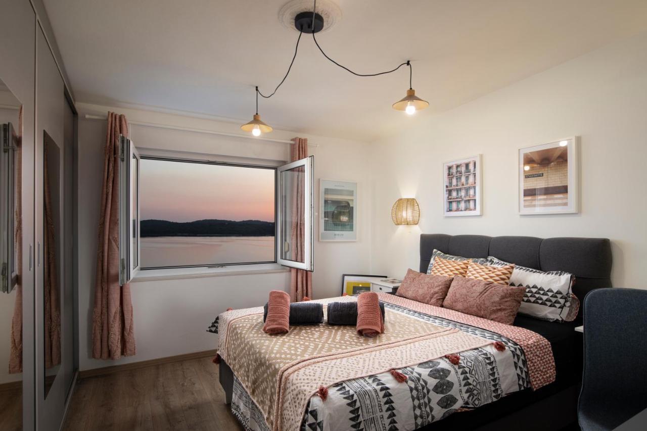 Top Floor Sunset Apartment بولا المظهر الخارجي الصورة