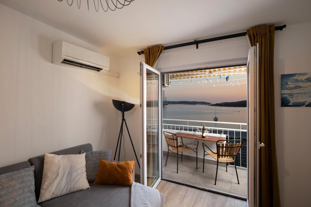 Top Floor Sunset Apartment بولا المظهر الخارجي الصورة