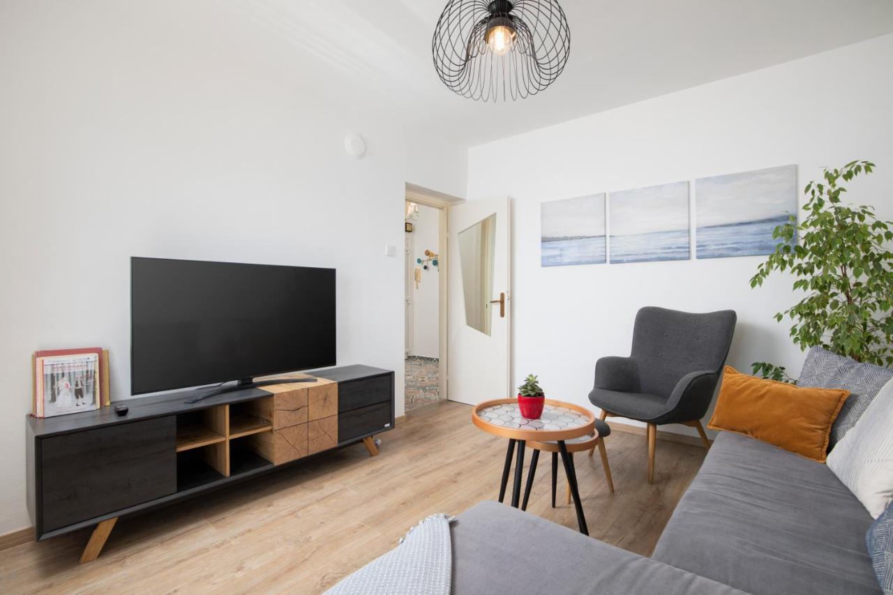 Top Floor Sunset Apartment بولا المظهر الخارجي الصورة