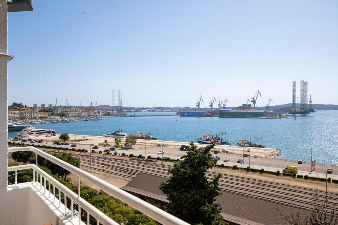 Top Floor Sunset Apartment بولا المظهر الخارجي الصورة